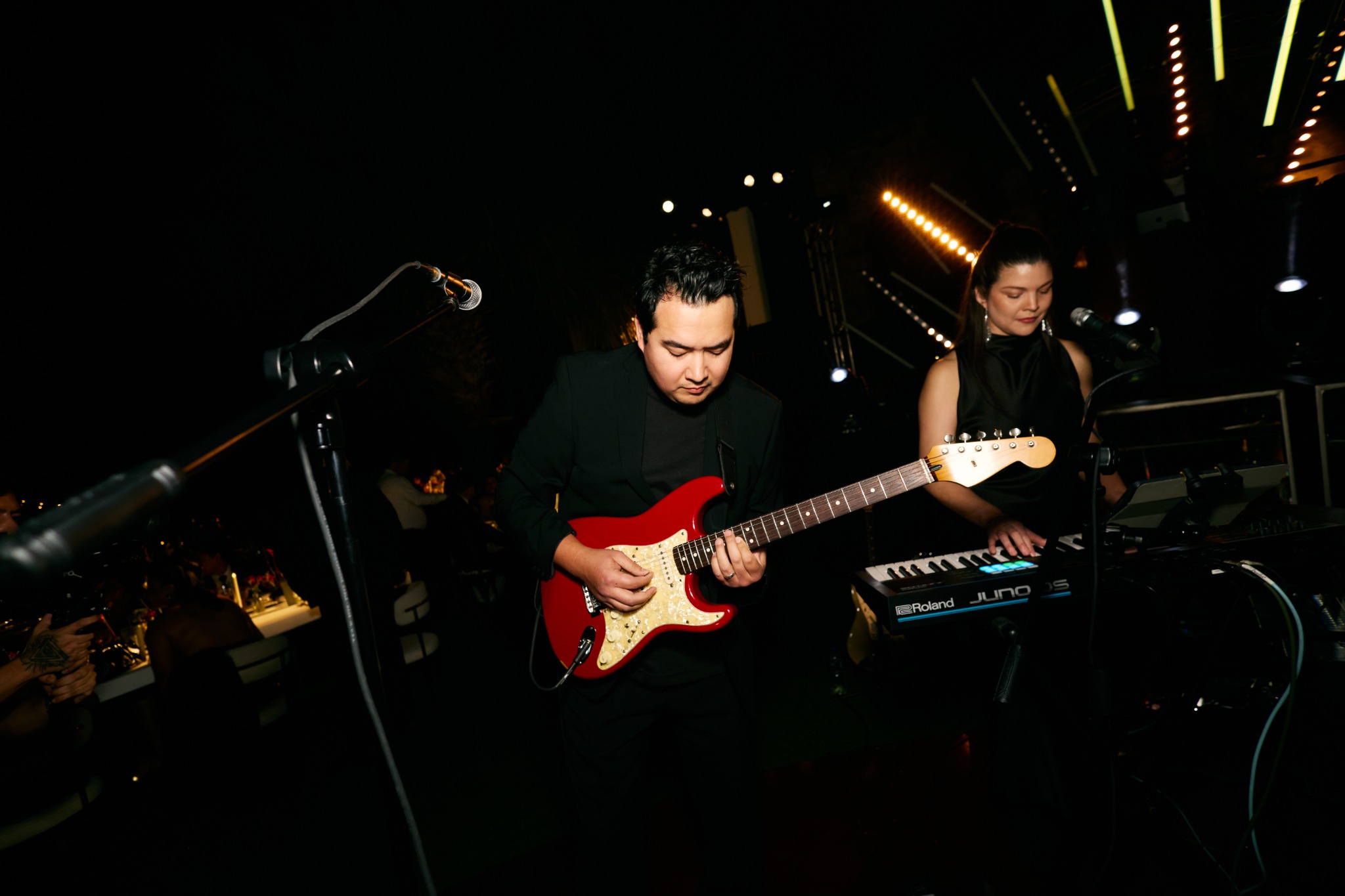 Guitarra y teclados de SUNSET 79
